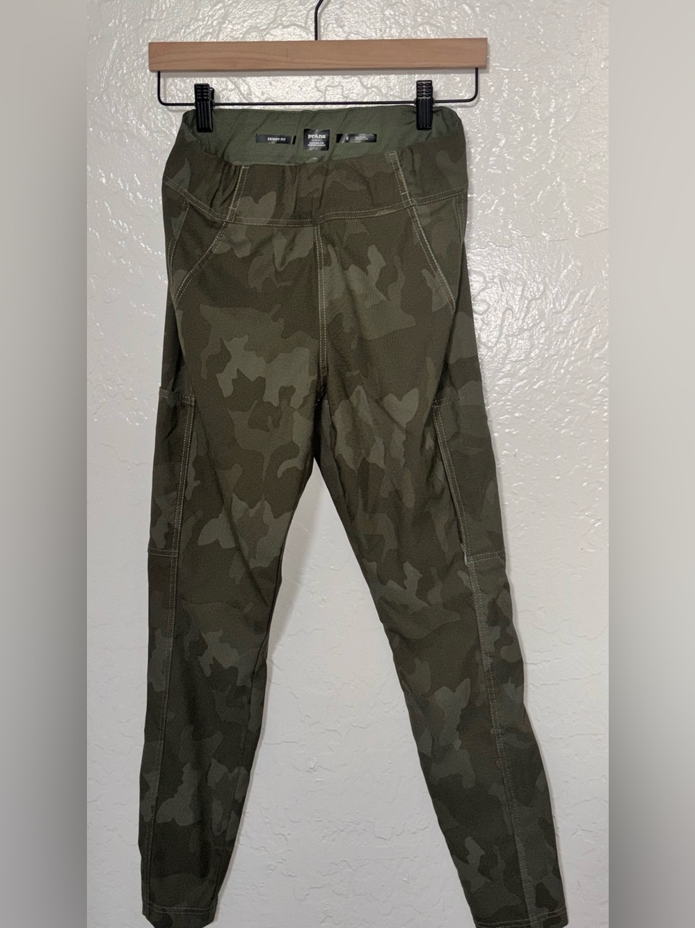 Prana Skinny Fit Green Camo Cargo Pants Size S